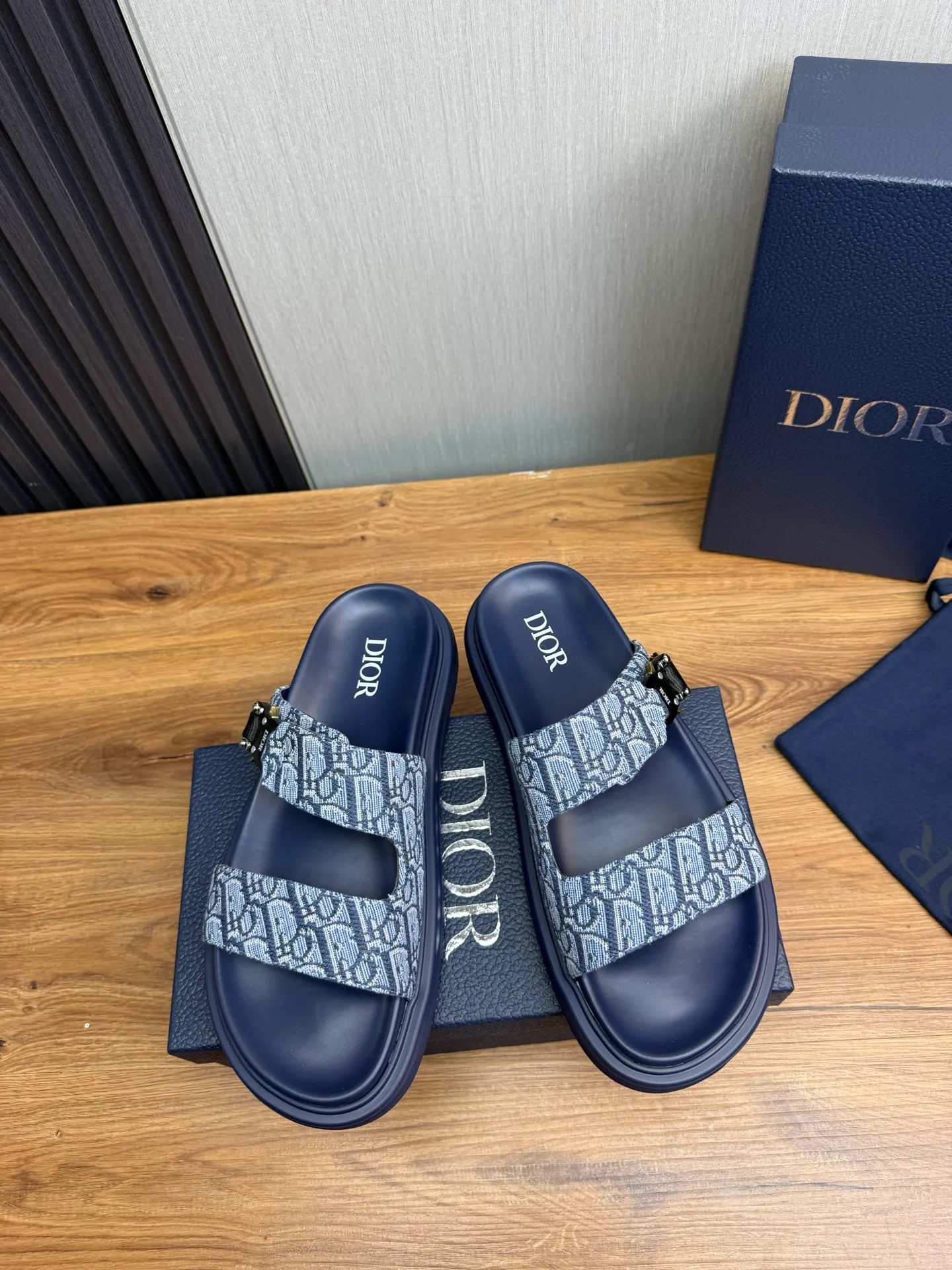Men's shoes 300💰 Dior. Men's slippers🩴 Official website 1:1 production 38-45 size 45 46 🉑️Customized original material shipped✅